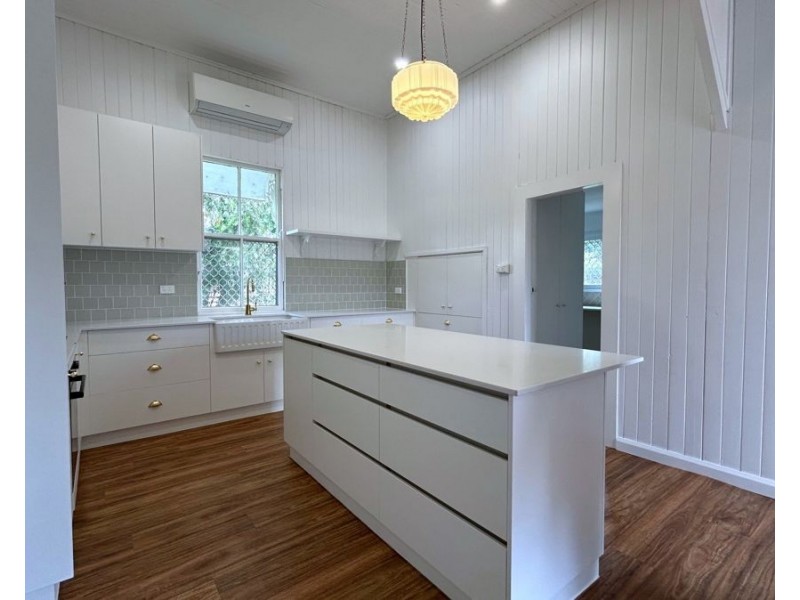 198 Ruthven Street, North Toowoomba QLD 4350