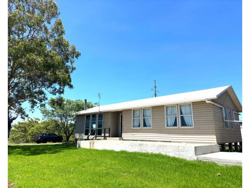 401 Preston Boundary Road, Preston QLD 4352