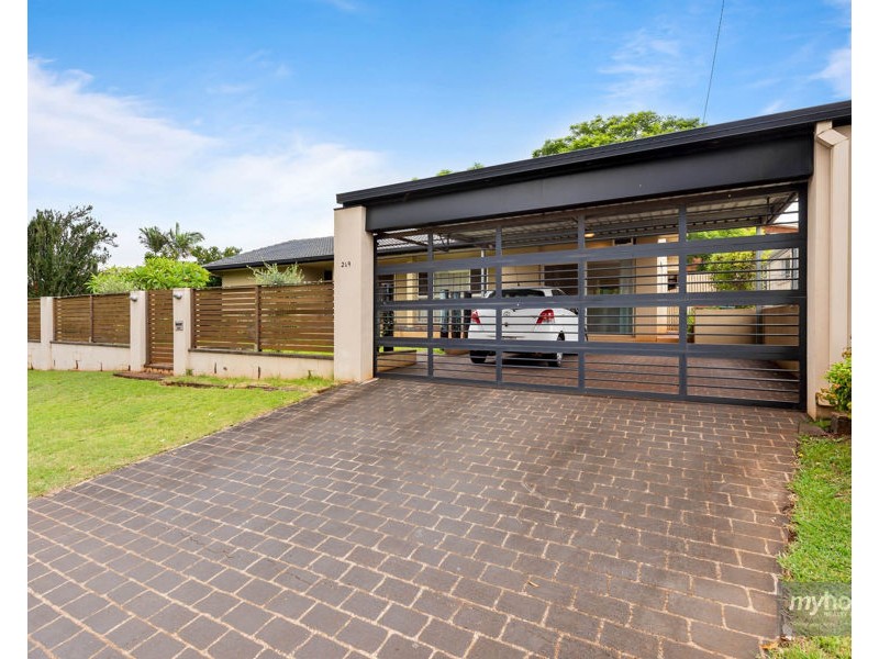 269 Mackenzie Street, Centenary Heights QLD 4350
