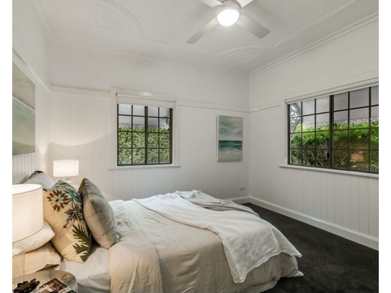 20 Henderson Street, Newtown QLD 4350