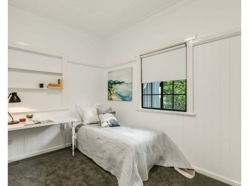 20 Henderson Street, Newtown QLD 4350