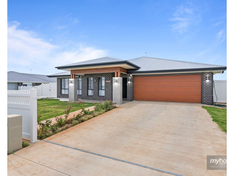 22 Fitzgerald Circuit, Wyreema QLD 4352