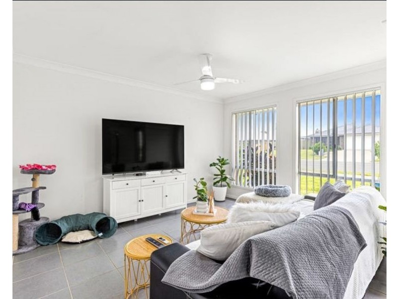 31 Magpie Drive, Cambooya QLD 4358