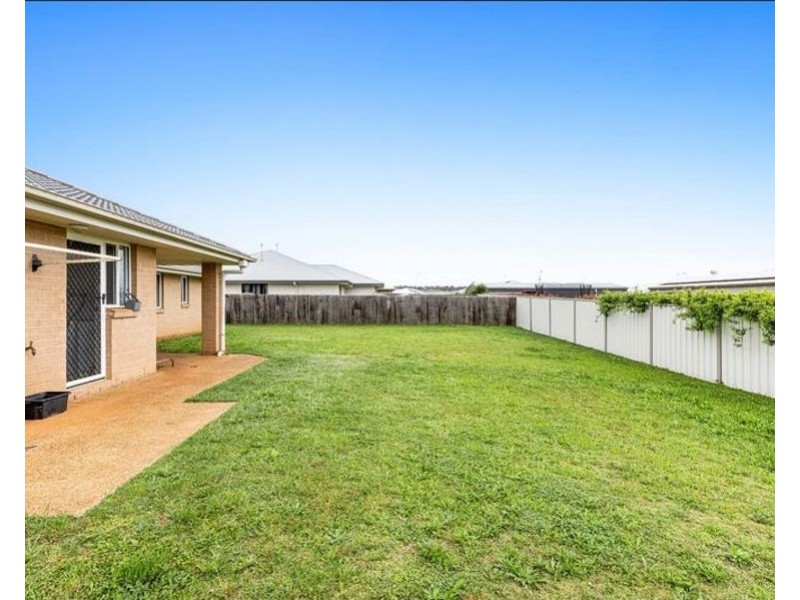 31 Magpie Drive, Cambooya QLD 4358
