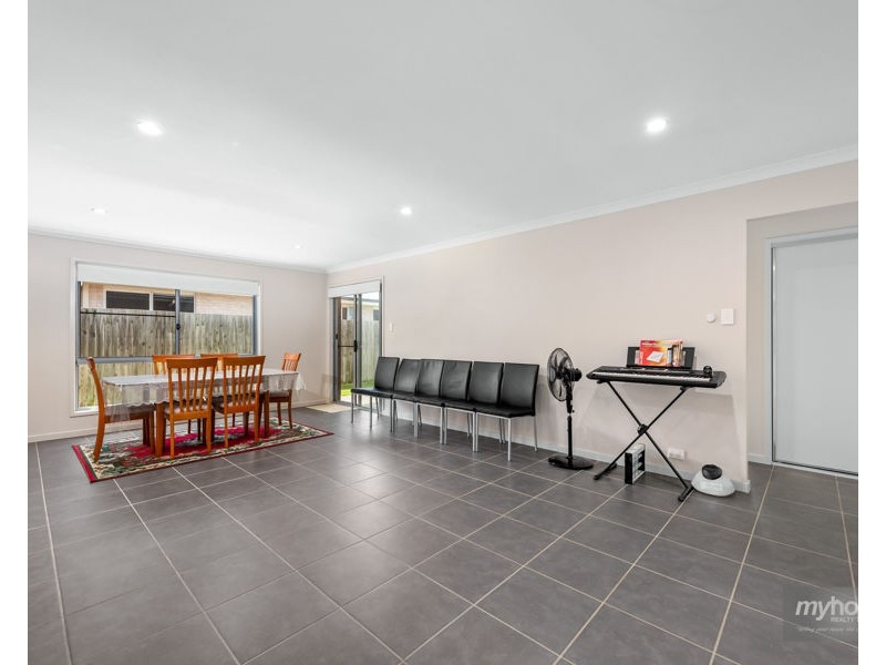72 Sanctuary Drive, Cranley QLD 4350