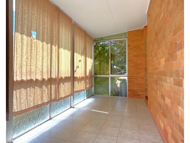 16 Leahy Street, Rockville QLD 4350