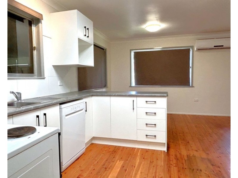 16 Leahy Street, Rockville QLD 4350