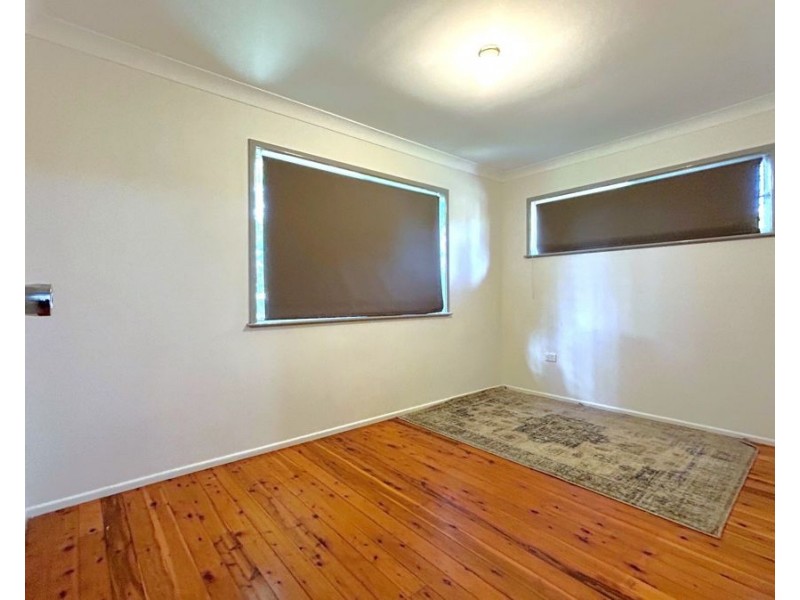 16 Leahy Street, Rockville QLD 4350