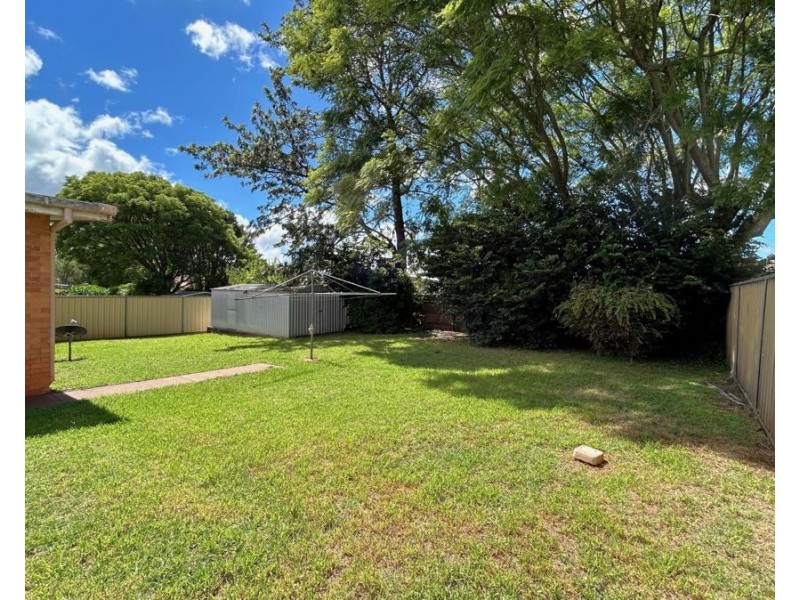 16 Leahy Street, Rockville QLD 4350