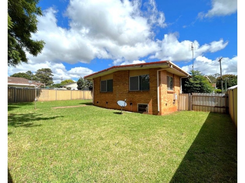 16 Leahy Street, Rockville QLD 4350