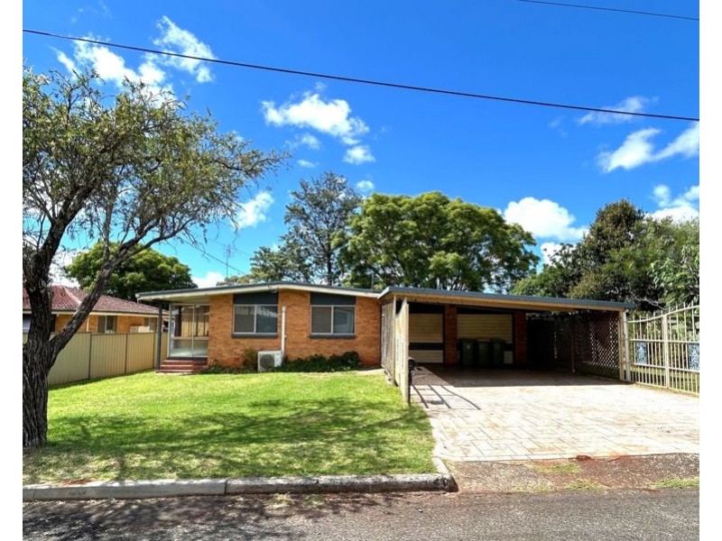16 Leahy Street, Rockville QLD 4350