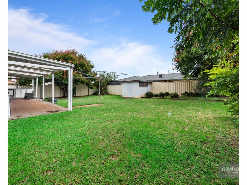 9 Hibiscus Drive, Centenary Heights QLD 4350