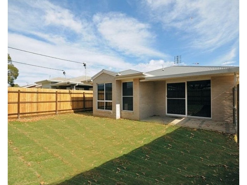 2/10 McDowall Street, Newtown QLD 4350