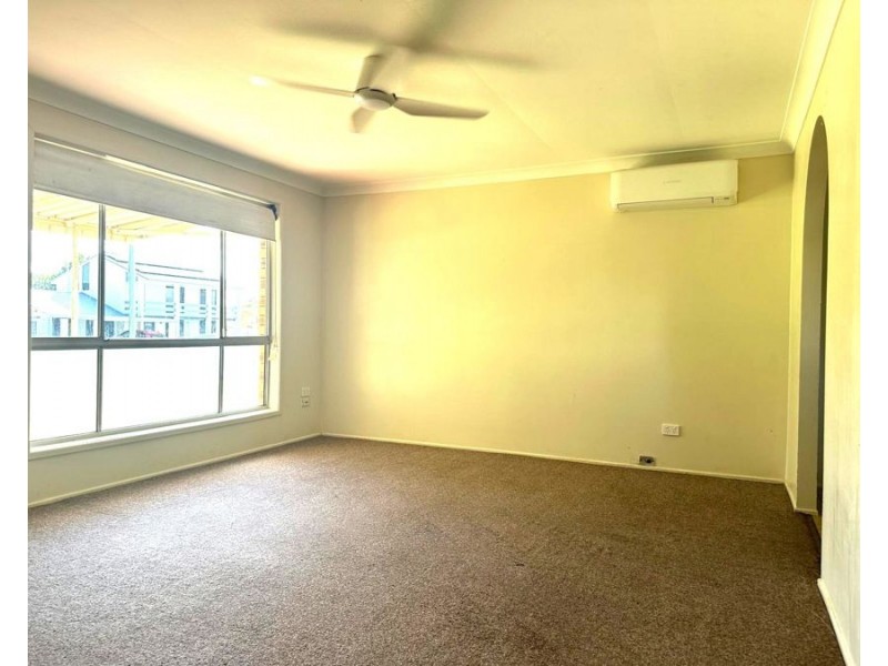 10 Jennifer Crescent, Darling Heights QLD 4350