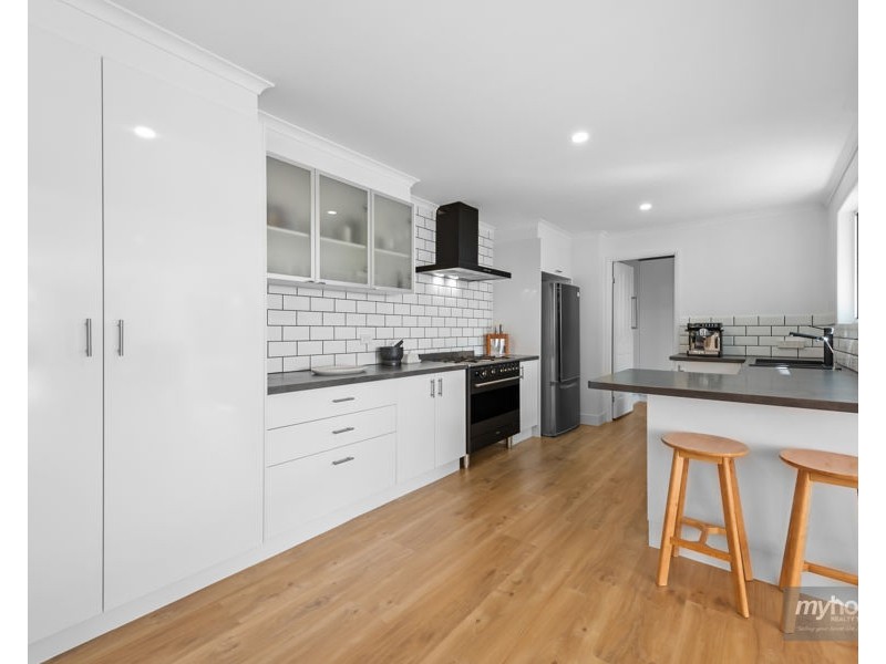 23 Gordon Crescent, Withcott QLD 4352