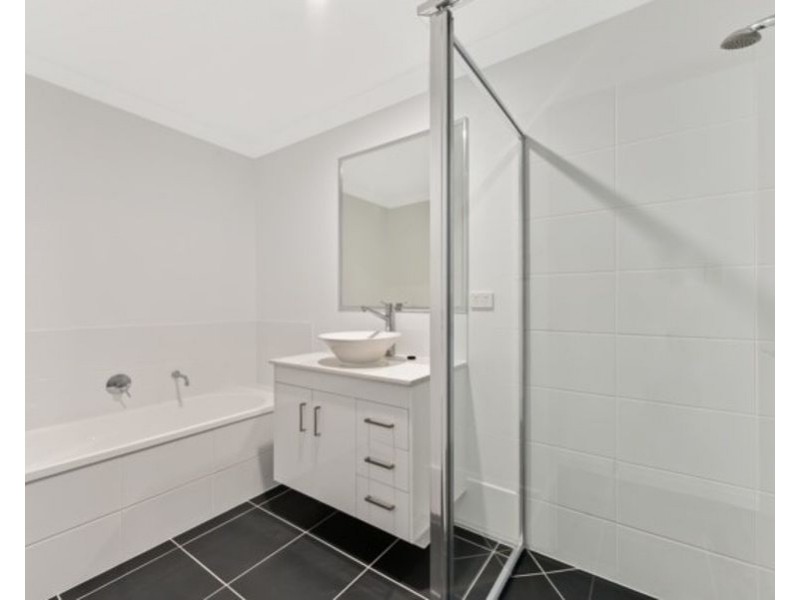 2/19 Kaytons Street, Drayton QLD 4350