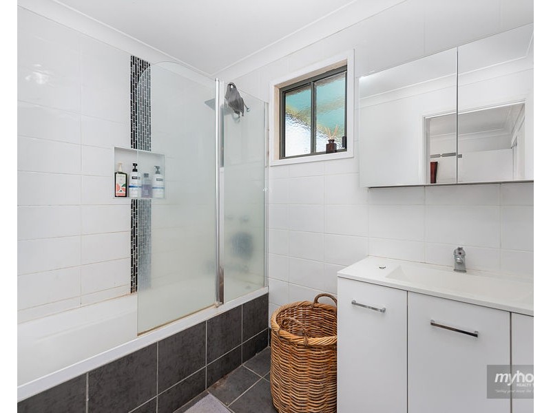 15 Creek Street, Cambooya QLD 4358
