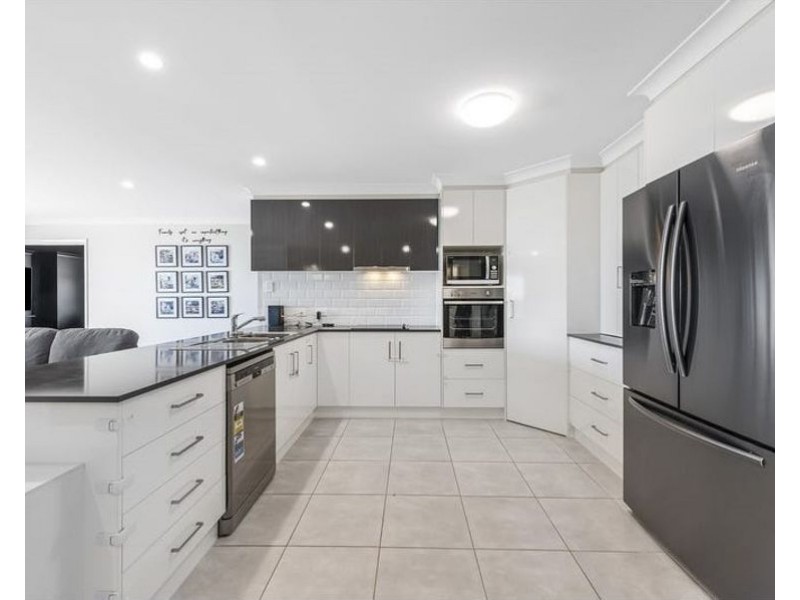 27 Ridge drive, Cambooya QLD 4358
