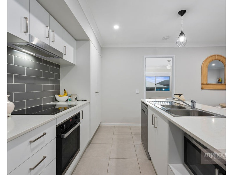 2/138 Cambooya Street, Drayton QLD 4350