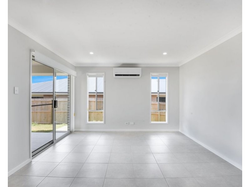 10 Trevatt Street, Westbrook QLD 4350