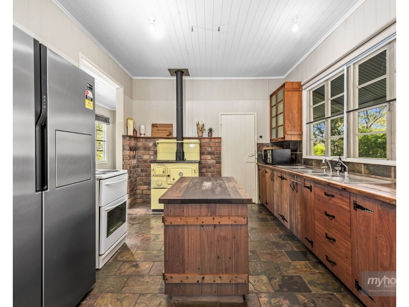 14 Phalaris Court, Meringandan West QLD 4352