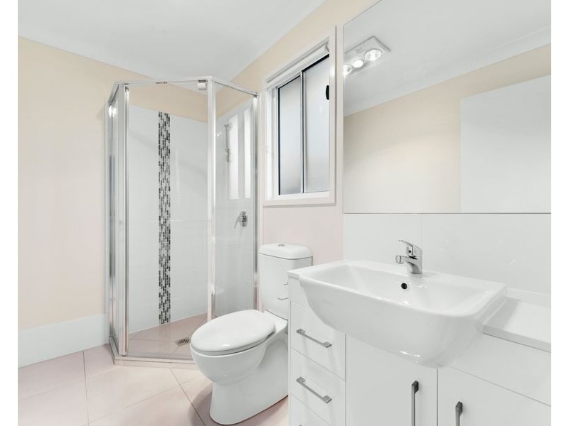 1 Kershaw Close, Cranley QLD 4350
