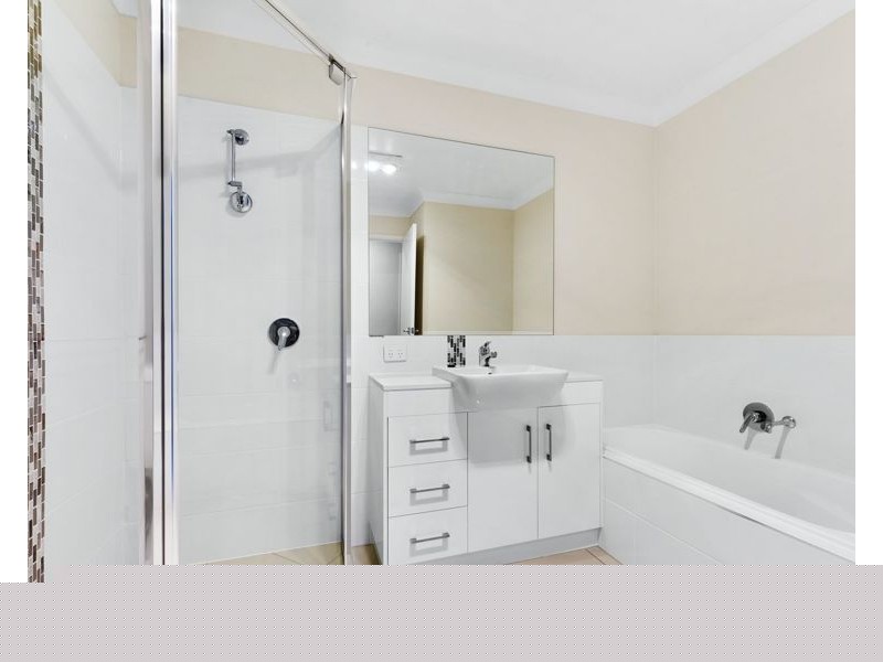 1 Kershaw Close, Cranley QLD 4350
