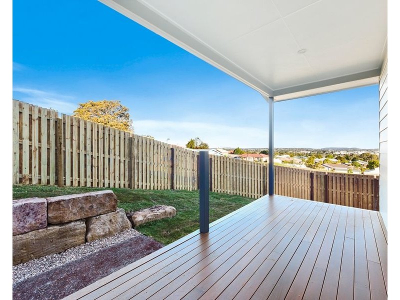 1 Kershaw Close, Cranley QLD 4350