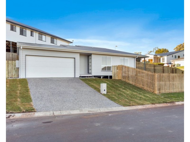 1 Kershaw Close, Cranley QLD 4350