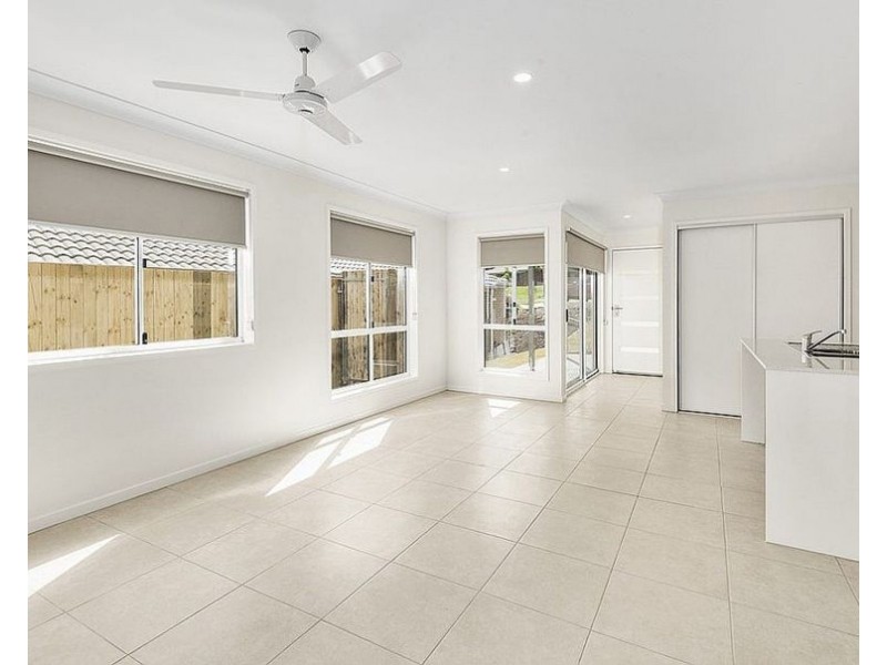 2/4 Ivy Court, Glenvale QLD 4350