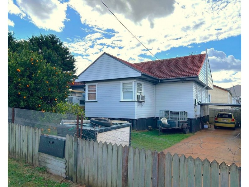 3 Derwak Street, Harristown QLD 4350