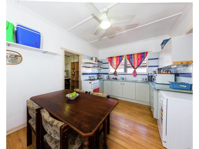 3 Derwak Street, Harristown QLD 4350