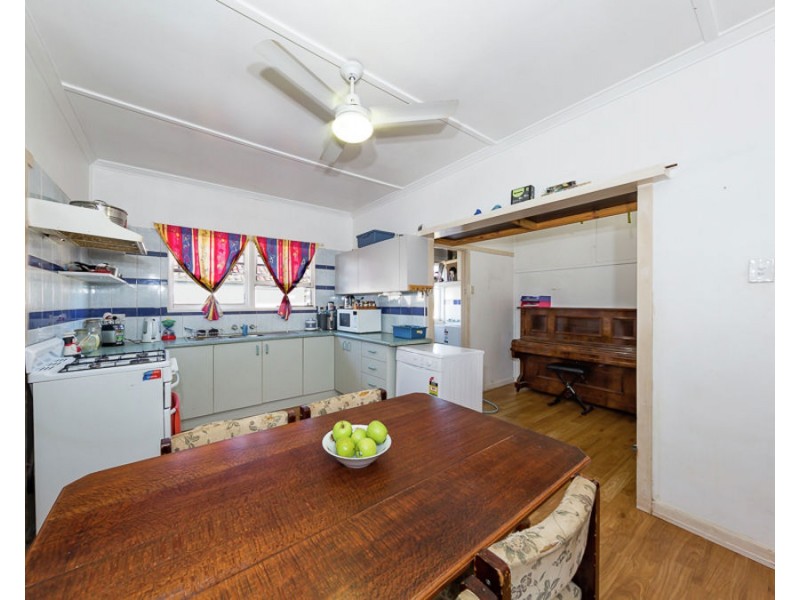 3 Derwak Street, Harristown QLD 4350
