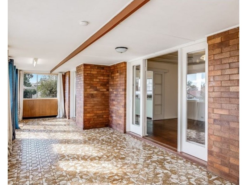 22 Hamilton Street, Newtown QLD 4350