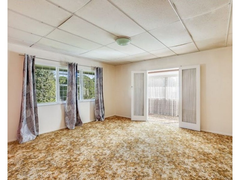 22 Hamilton Street, Newtown QLD 4350