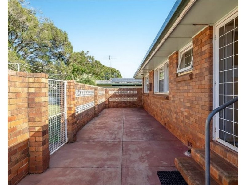 22 Hamilton Street, Newtown QLD 4350