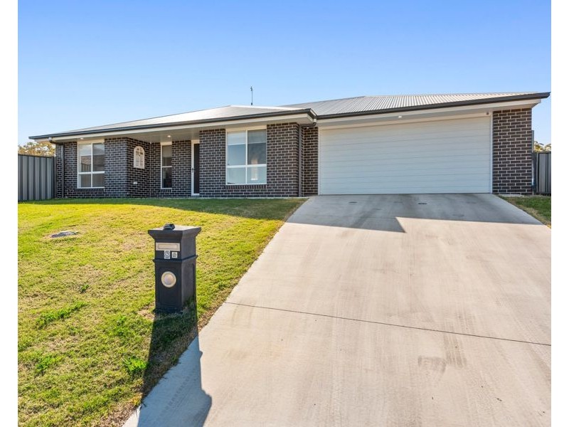8 Staunton  Court, Drayton QLD 4350