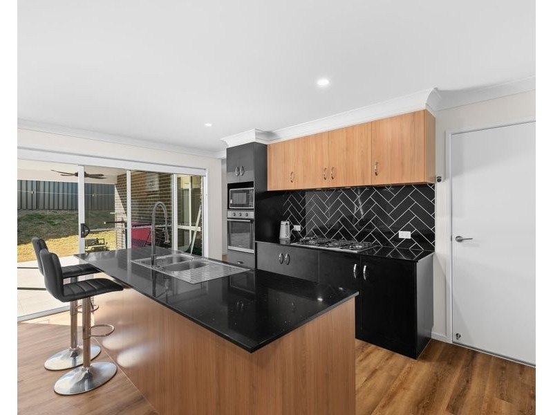 8 Staunton  Court, Drayton QLD 4350