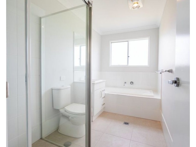 3b Kaytons Street, Drayton QLD 4350