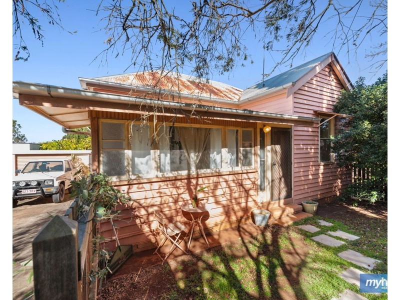 64 Geoffrey Street, Mount Lofty QLD 4350