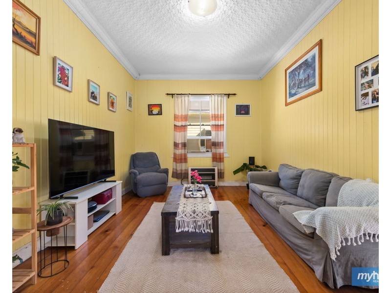 64 Geoffrey Street, Mount Lofty QLD 4350