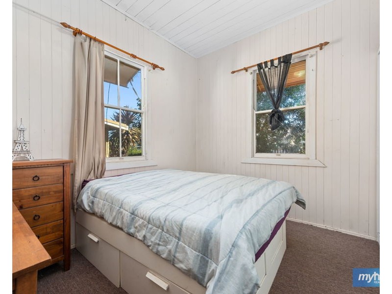 64 Geoffrey Street, Mount Lofty QLD 4350