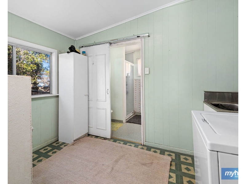 64 Geoffrey Street, Mount Lofty QLD 4350