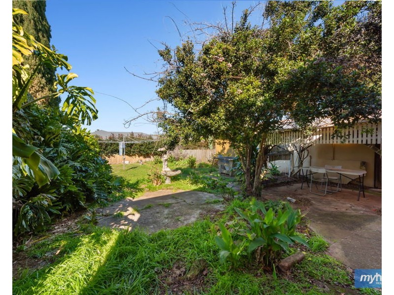 64 Geoffrey Street, Mount Lofty QLD 4350
