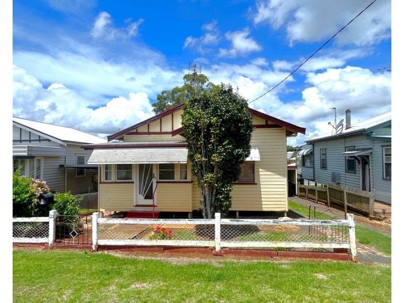8 Wilmot Street, South Toowoomba QLD 4350