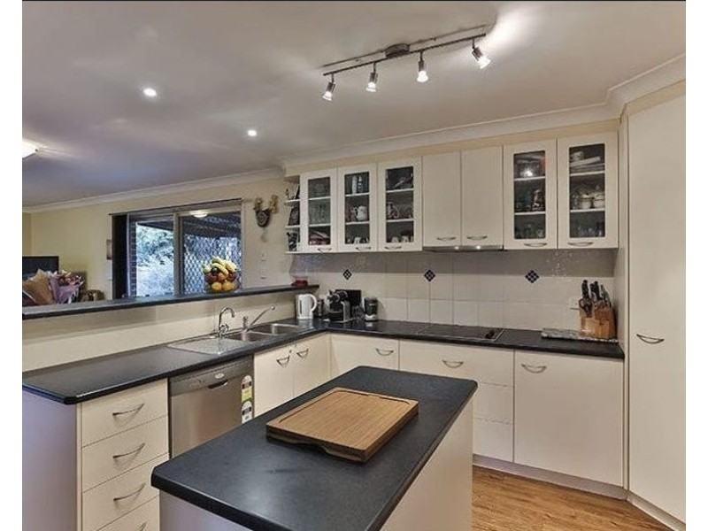 12 Dodson Crescent, Mount Kynoch QLD 4350