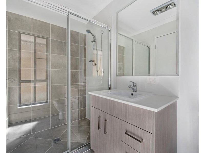 2/49 Shelby Street, Glenvale QLD 4350