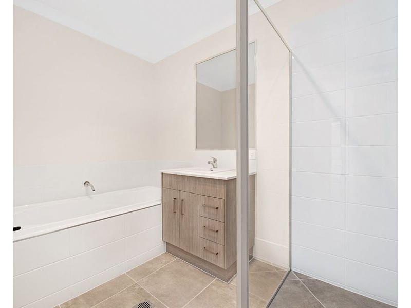 2/49 Shelby Street, Glenvale QLD 4350