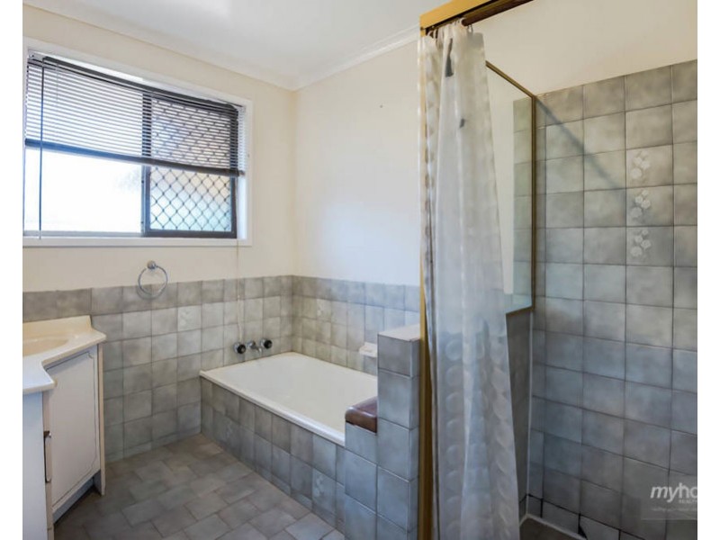 28 Traminer Drive, Wilsonton Heights QLD 4350