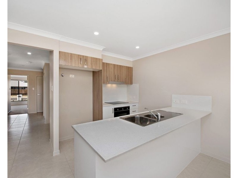 2/52 Shelby Street, Glenvale QLD 4350